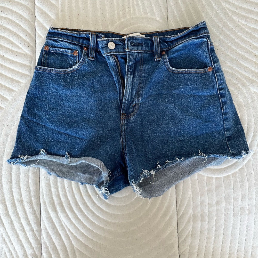 Abercrombie and Fitch 90s relaxed cut off shorts